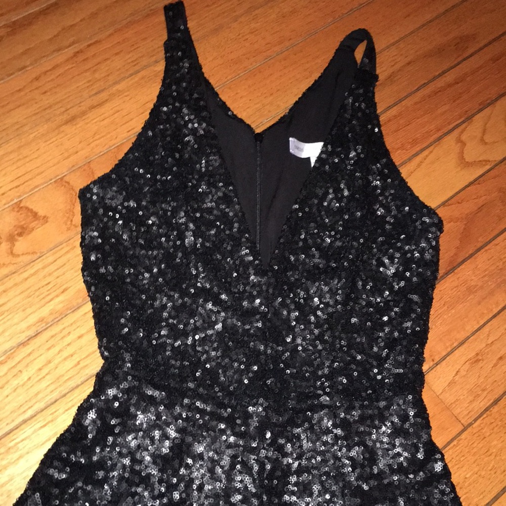 DRESS THE POPULATION BLACK SEQUINED NWOT JUMPSUIT SIZE SMALL - Picture 4 of 11
